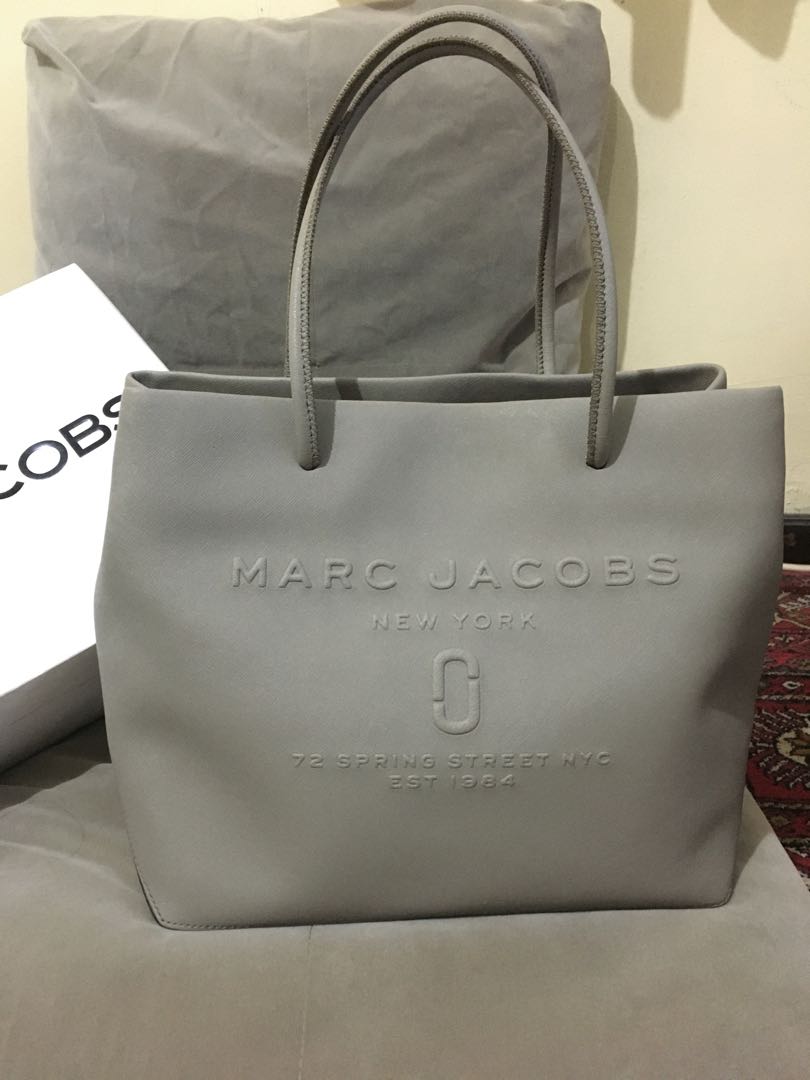 marc jacobs logo shopper bag