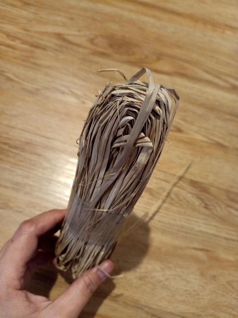 Native Strings (Category: Craft Supplies & Tools) located in Taguig. Submitted by yeyelly (Listing ID 1074032131, Image 3). Description: Native strings for arts and crafts 5pcs for Php175 Location: Using waze or Google map, pin location by typing MDQ Metal Scrap Trading Address: C5 Service Road in Taguig City 16.
