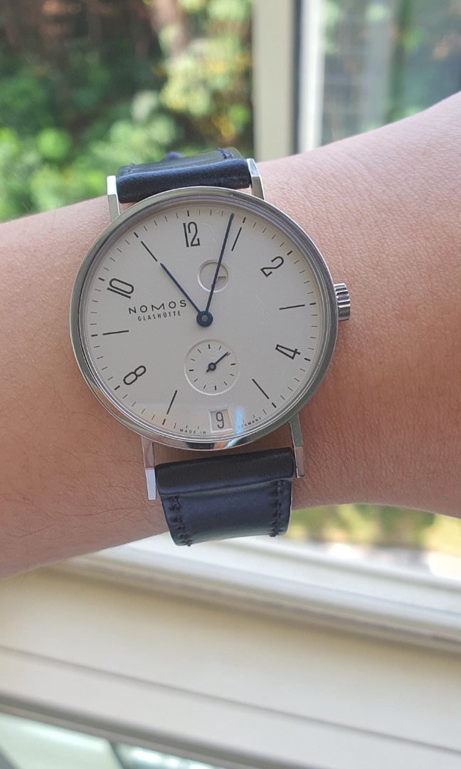 Nomos tangente date power reserve on sale