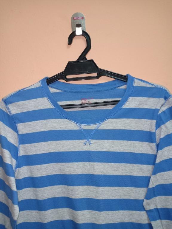 PADINI BASIC TEE (Category: Tshirts & Polo Shirts) located in Trolak. Submitted by smolturtle (Listing ID 1074102845, Image 2). Description: Condition : Like New Size S Colour : Stripe Blue / grey.