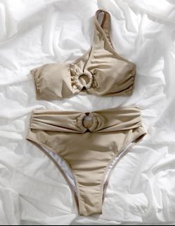 (Category: ) located in . Submitted by kys___ (Listing ID 1074180298, Image 1). Description: .