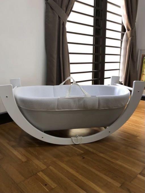 Shnuggle Dreami Sleep System Moses Basket and Rocker