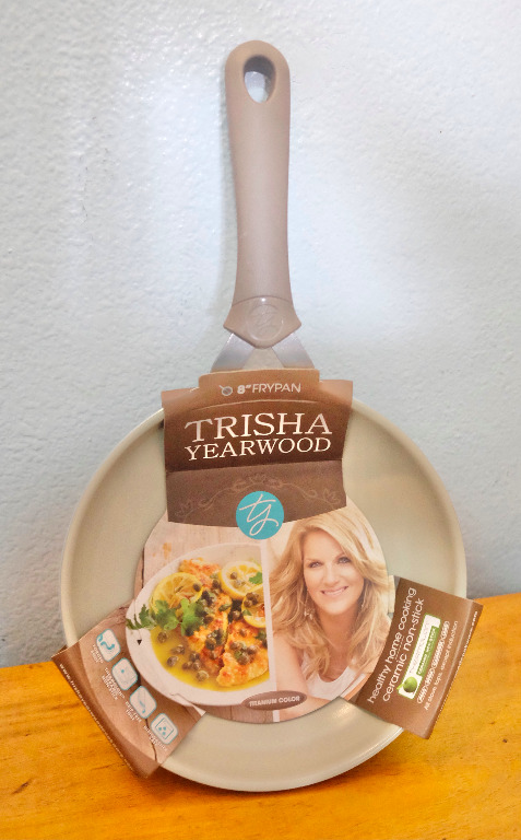 Trisha Yearwood 8 Fry Pan, Furniture & Home Living, Kitchenware &  Tableware, Cookware & Accessories on Carousell