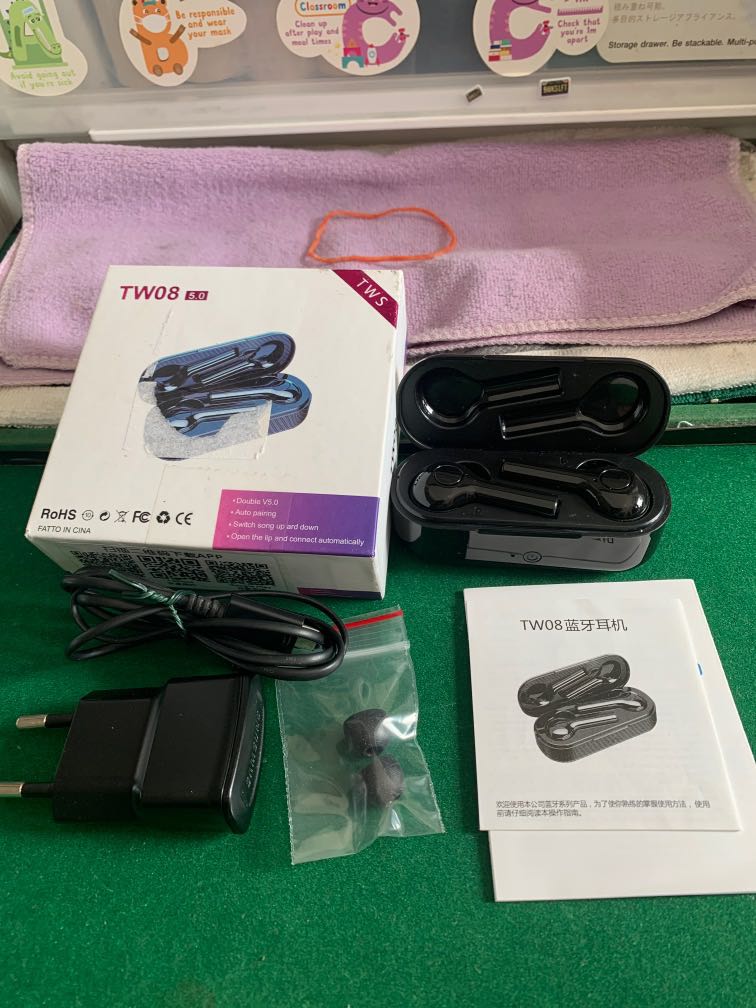 TW08 TWS 5.0 earbuds