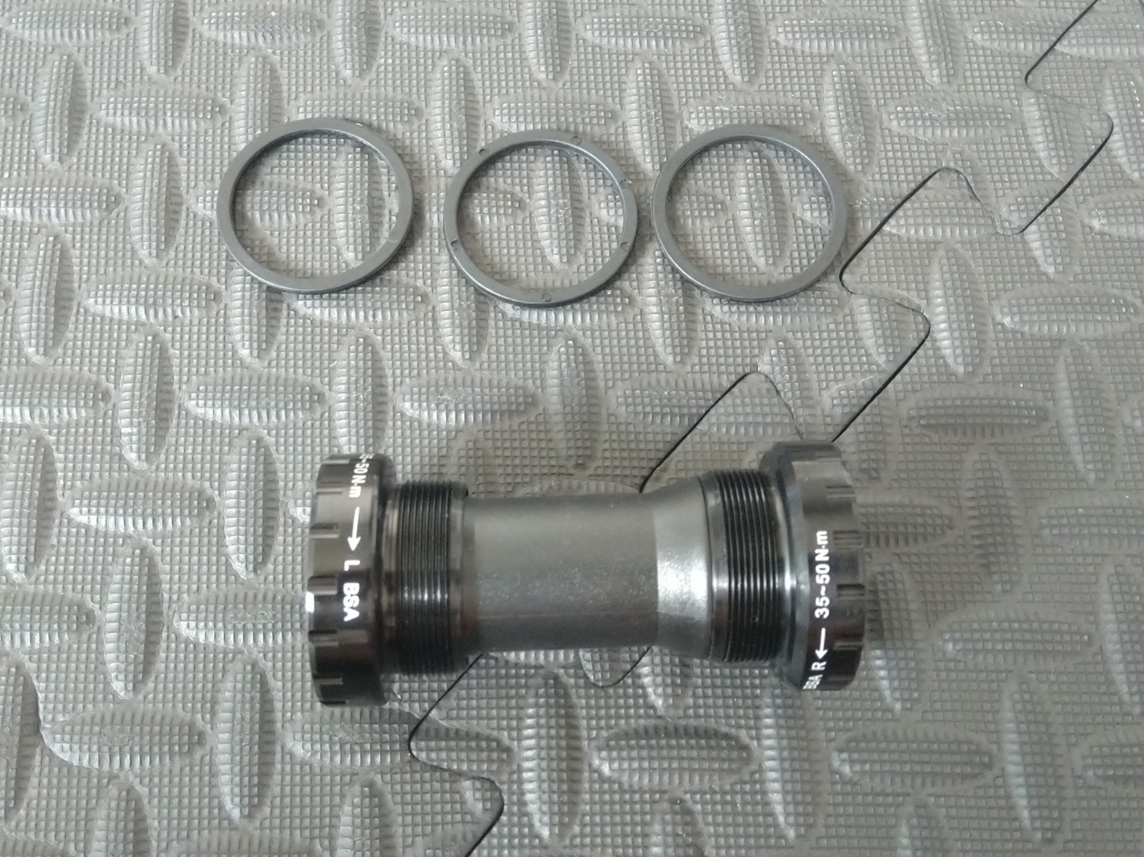 68 73mm Bottom Bracket With Spacers Sports Equipment Bicycles Parts Parts Accessories On Carousell