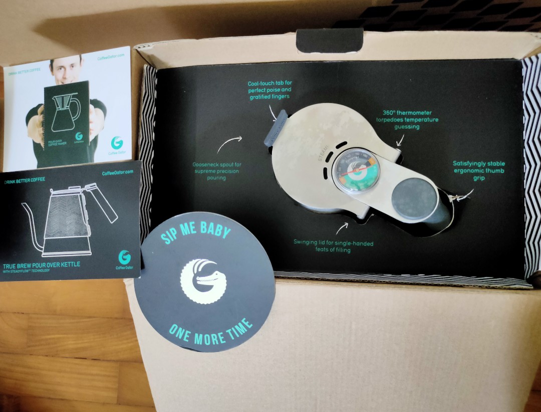 (BNIB) Coffee Gator True Brew Gooseneck Kettle Integrated Thermometer, Speedyfill Lid