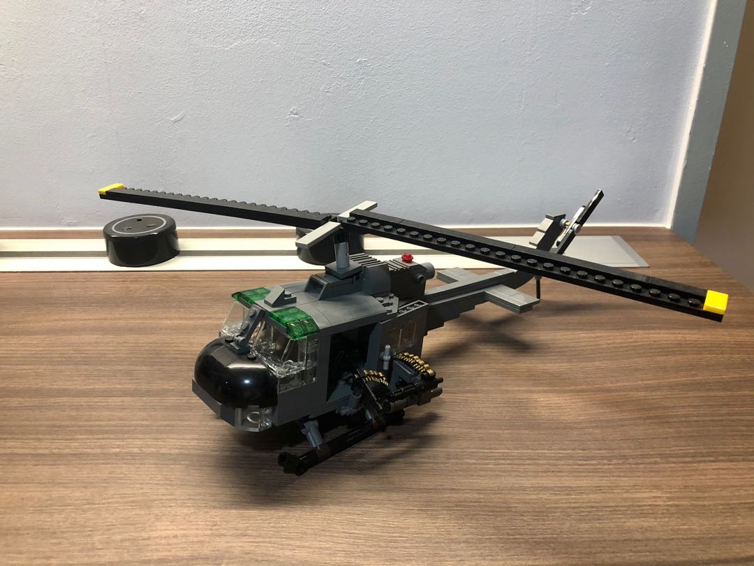 Brickmania 1029 UH 1C Huey Hobbies Toys Toys Games on