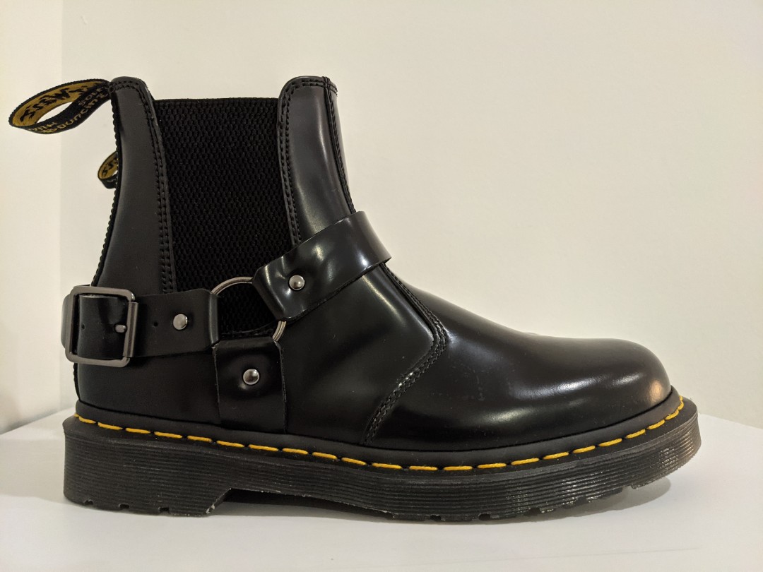 Dr martens wincox cheap chelsea boots in black