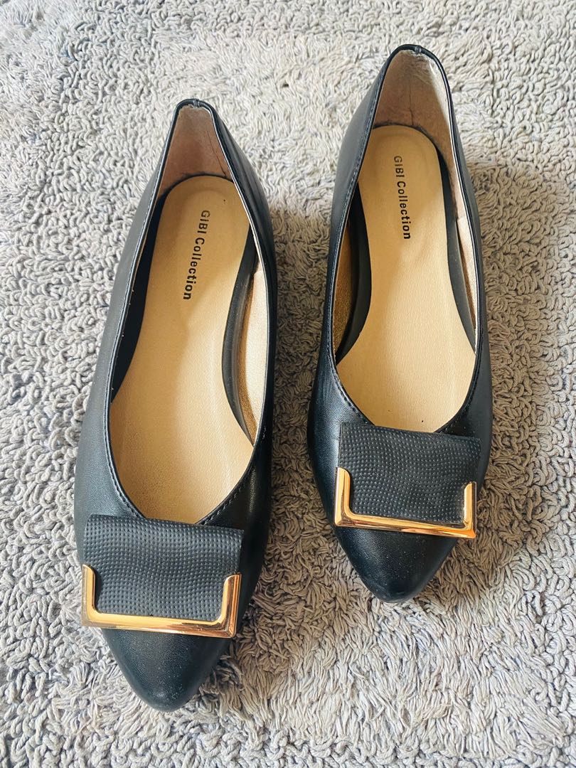 Gibi flat shoes, Women's Fashion, Footwear, Flats & Sandals on Carousell