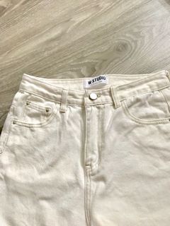 (Category: ) located in . Submitted by sandrawardrobe (Listing ID 1078814277, Image 1). Description: .