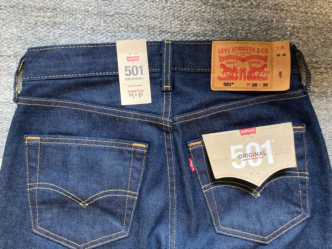 LEVIS 501 Original Fit Jeans MENs_Color Rinse _SIZE 28 x 30, Men's Fashion,  Bottoms, Jeans on Carousell