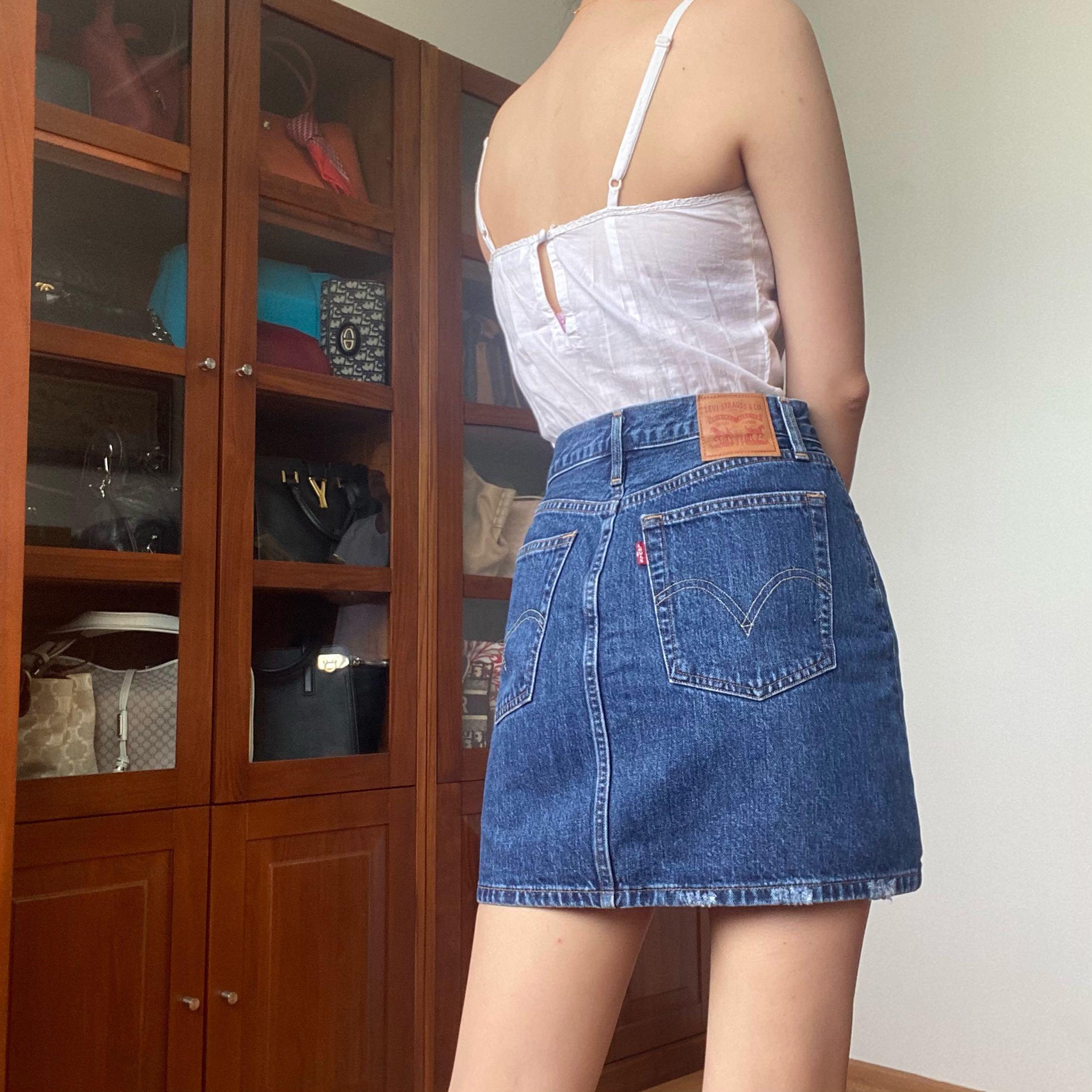 Levis on sale vintage skirt