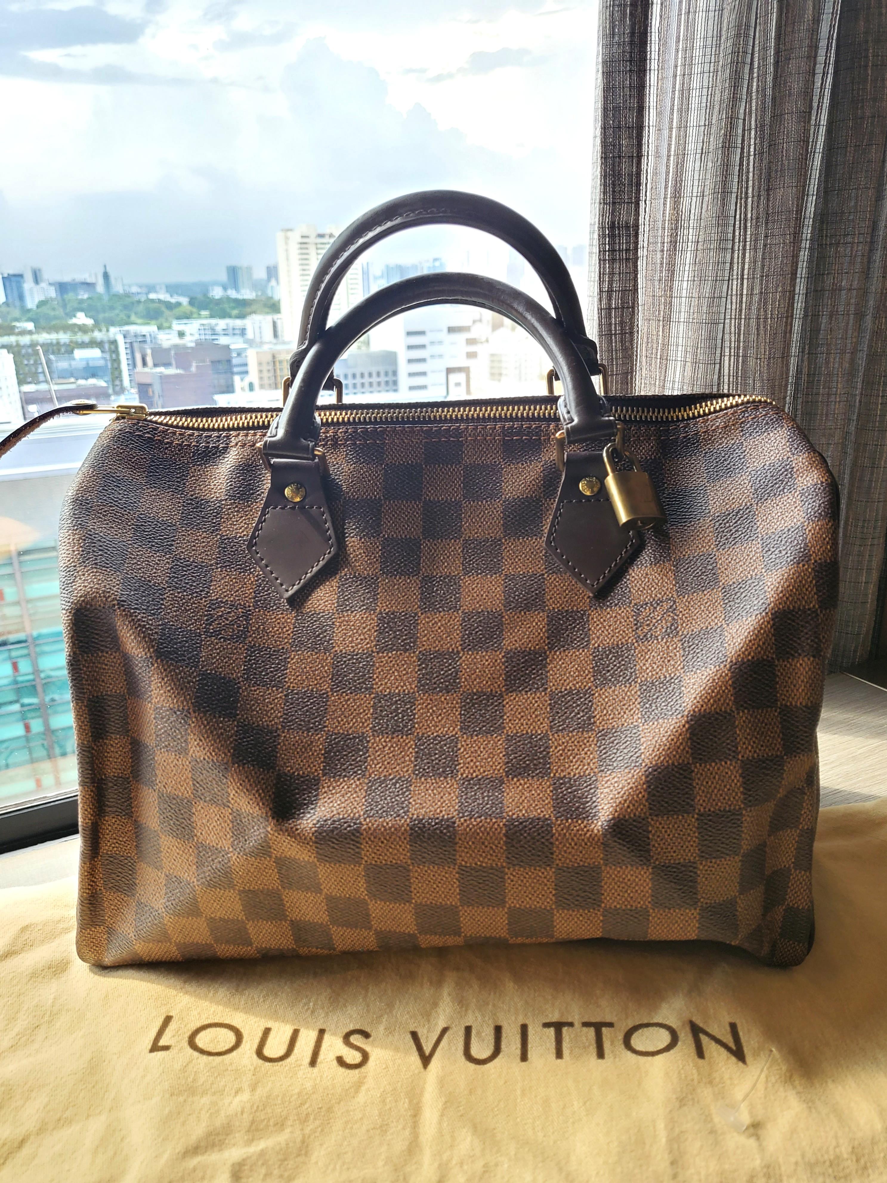 SOLD/LAYAWAY💕 Louis Vuitton Damier Ebene Speedy 30. DC: SP3191. Made in  France. With lock & key ❤️