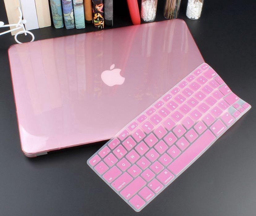 Macbook Pro 16” case (Category: Laptop Bags & Sleeves) located in Quezon City. Submitted by kamilleking (Listing ID 1078824430, Image 1). Description: Almost new.