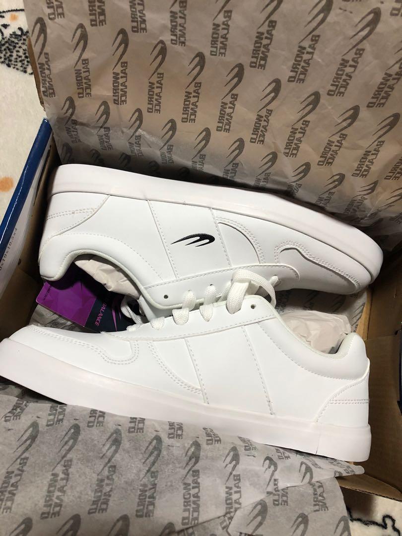 White shoes world balance online