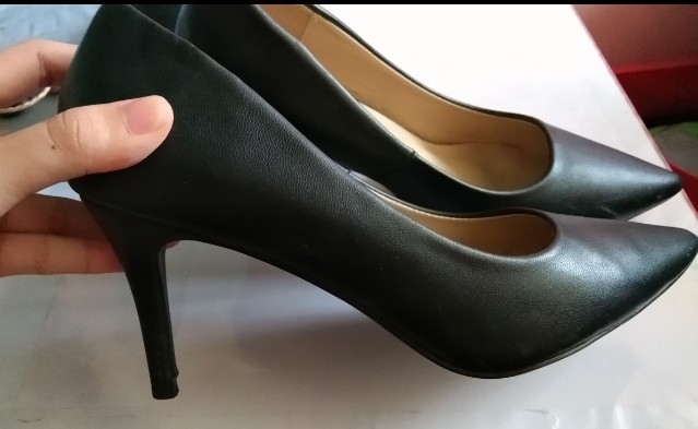 Parisian black shop shoes heels