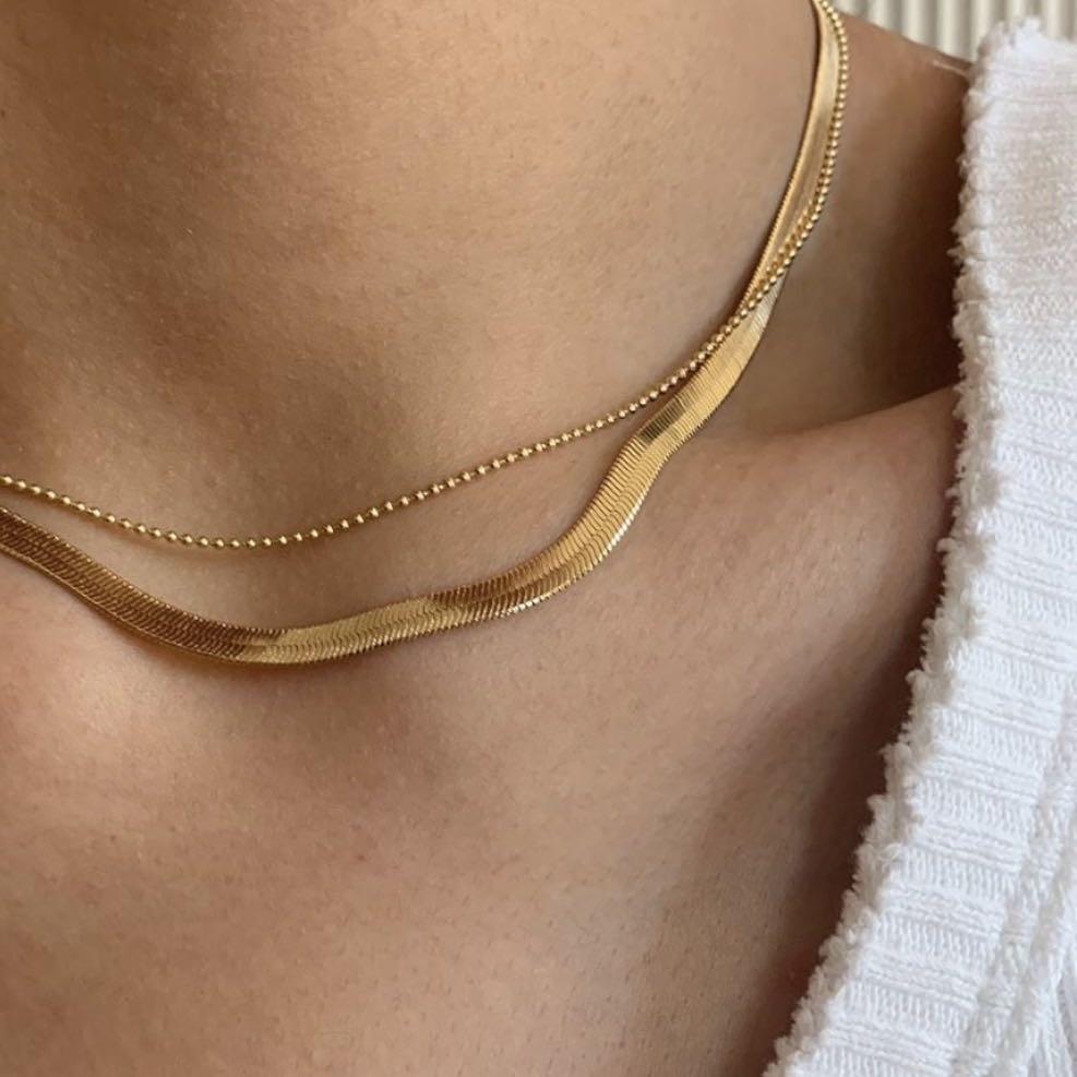 Kendall jenner outlet gold necklace