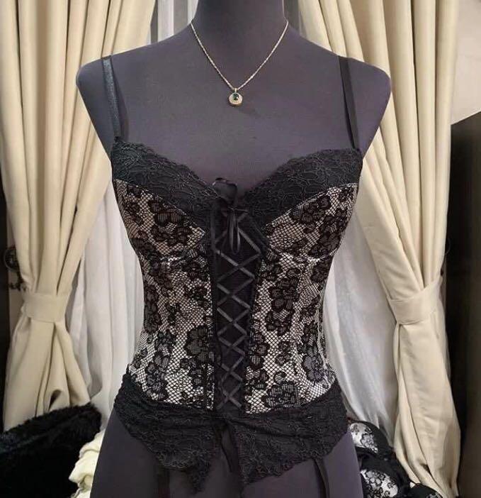Vintage Floral Print Black Laced Corset Top, Women's Fashion, Tops, Others  Tops on Carousell
