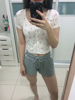 (Category: ) located in . Submitted by fun_size_closet (Listing ID 1078856421, Image 1). Description: .