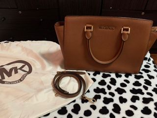 (Category: ) located in . Submitted by stylebreaker (Listing ID 1080637653, Image 1). Description: .