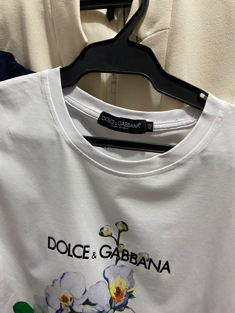 Branded shirt Premium quality (Category: Shirts) located in Las Pinas. Submitted by read_bio_please (Listing ID 1080705126, Image 2). Description: Wore once! Stretchy and very good quality Can fit S-M frame .