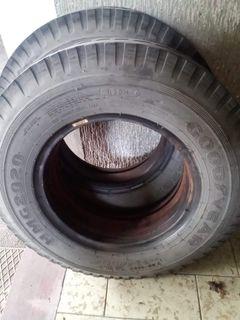 Good Year 2 tire truck used 7.00-16LT
