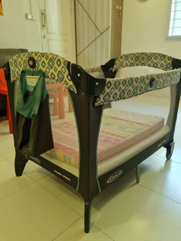 Graco Baby Bed & Nappy Diaper Changing, Babies & Kids, Bathing