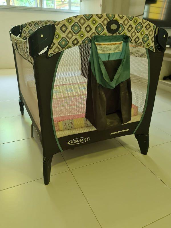 Graco Baby Bed & Nappy Diaper Changing, Babies & Kids, Bathing