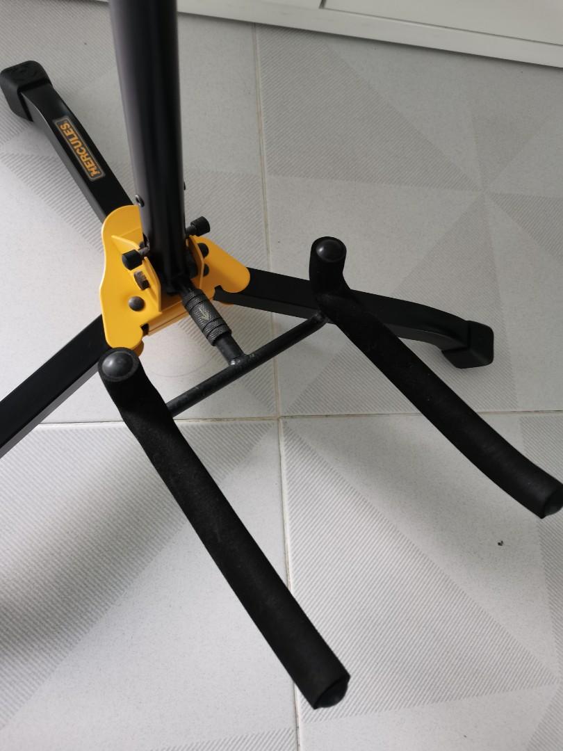 Hercules Guitar Stand, Music & Media, Music Instruments on Carousell