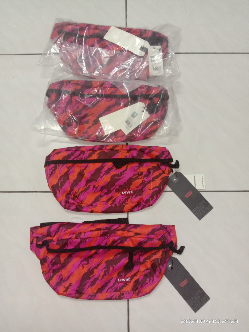 Pouch hot sale bag levis