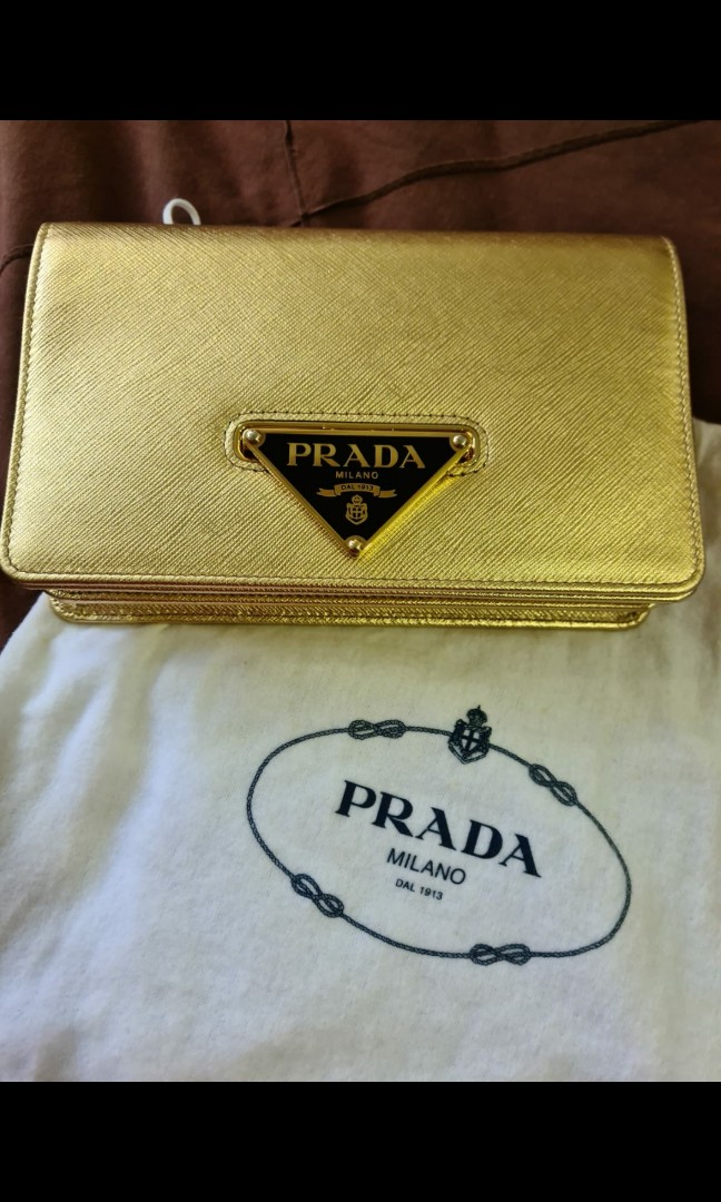 prada clutch
