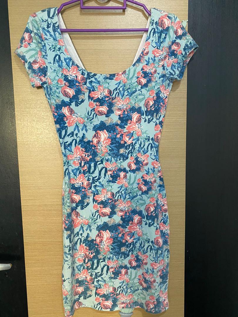 Pull and sale bear floral dress