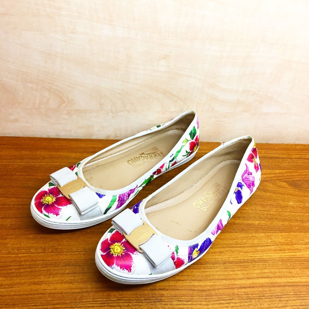 Ferragamo floral shoes discount