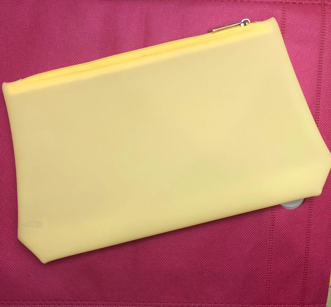 Sephora yellow waterproof makeup bag makeup pouch (Category: Makeup) located in Pasig City. Submitted by vanityboutique (Listing ID 1080715024, Image 1). Description: Pm for more details Brand new and authentic Selling low and affordable One of the best selling brands in the world .