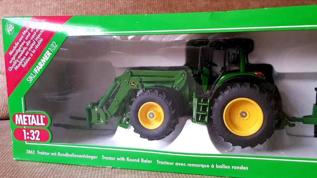 SIKU FARMER 1:32 3862 TRACTOR with Round Baler 20 Inches Long