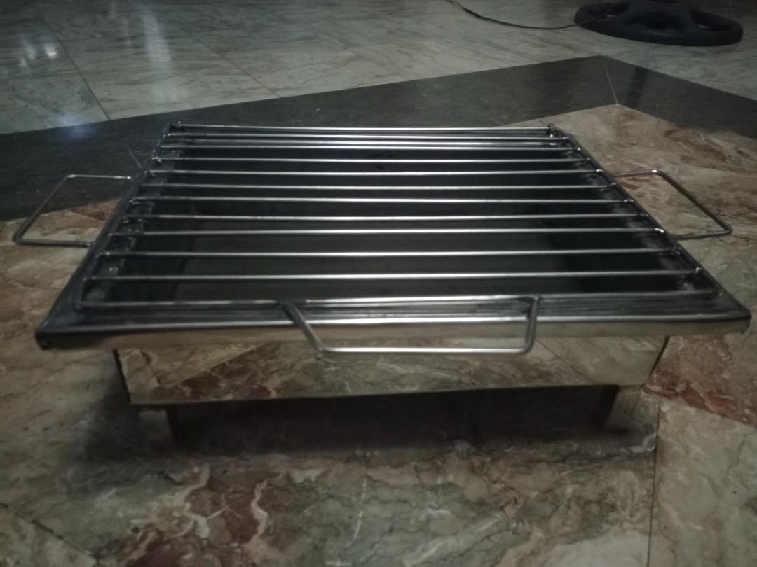 Stainless Grill (Category: Other Kitchenware & Tableware) located in Manila. Submitted by shopendeal (Listing ID 1080696682, Image 1). Description: stainless grill. heavy duty.