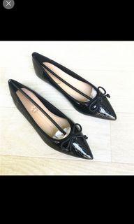 lint ballet flats