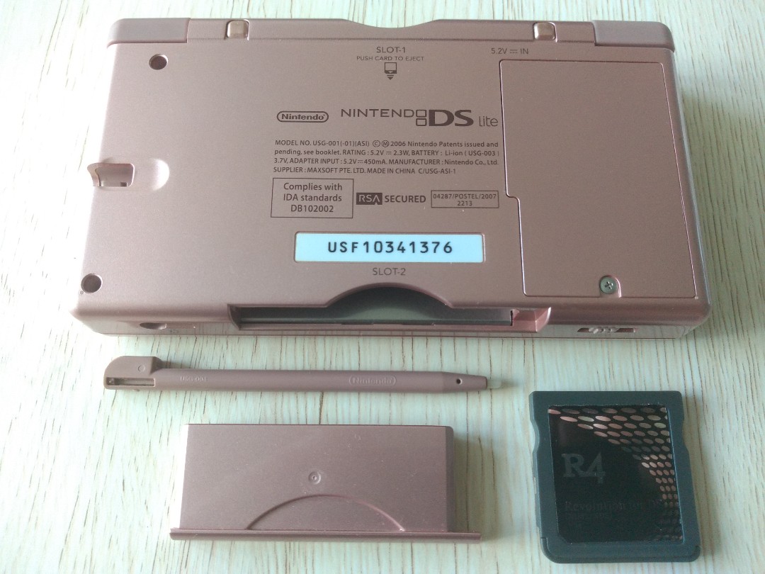 Nintendo ds outlet lite slot 1