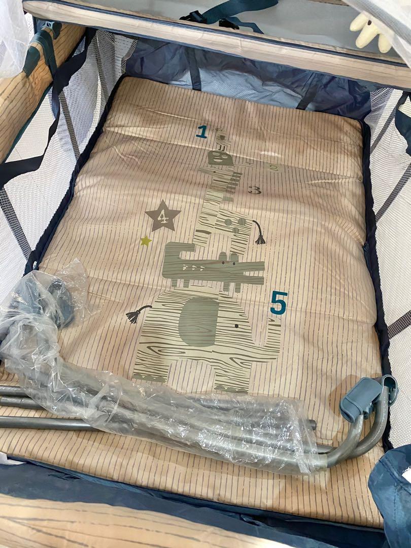 Akeeva Crib with free Uratex foam, Babies & Kids, Baby Nursery & Kids