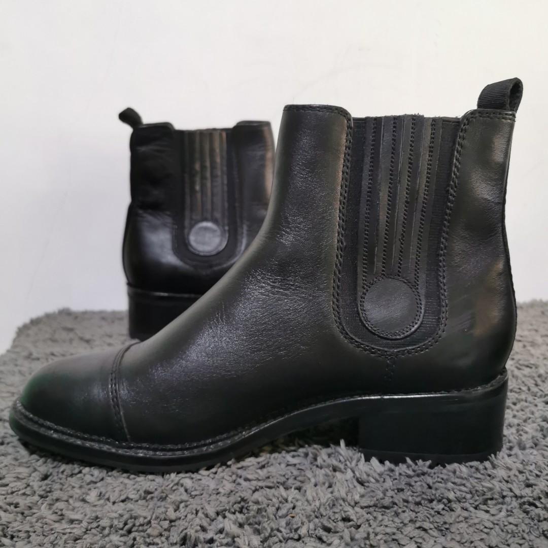 Chanel chelsea boots 2021 clearance