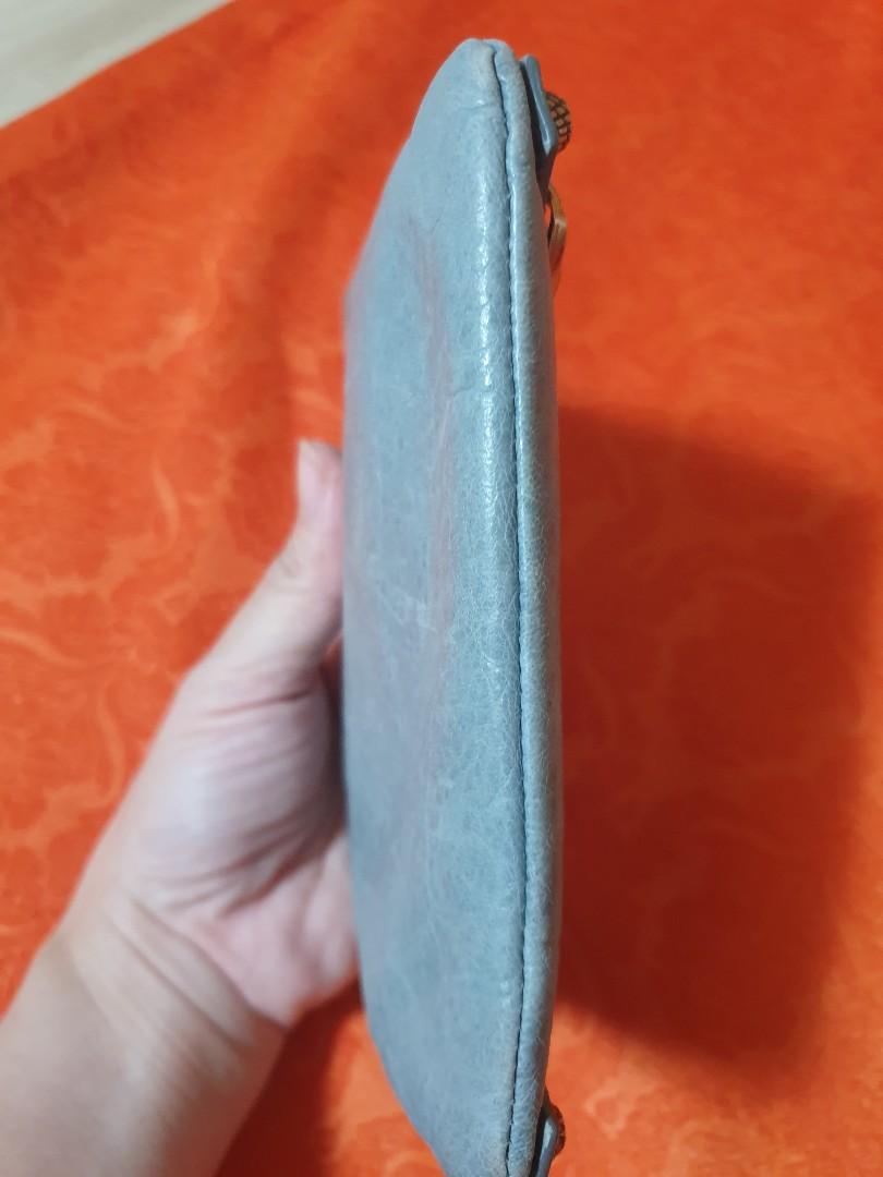Balenciaga coin purse (Category: Luxury Bags & Wallets) located in Quezon City. Submitted by ooohlalagin2018 (Listing ID 1080977937, Image 3). Description: Authentic Balenciaga coin purse Preloved very nice condition very cute sale 🙂.