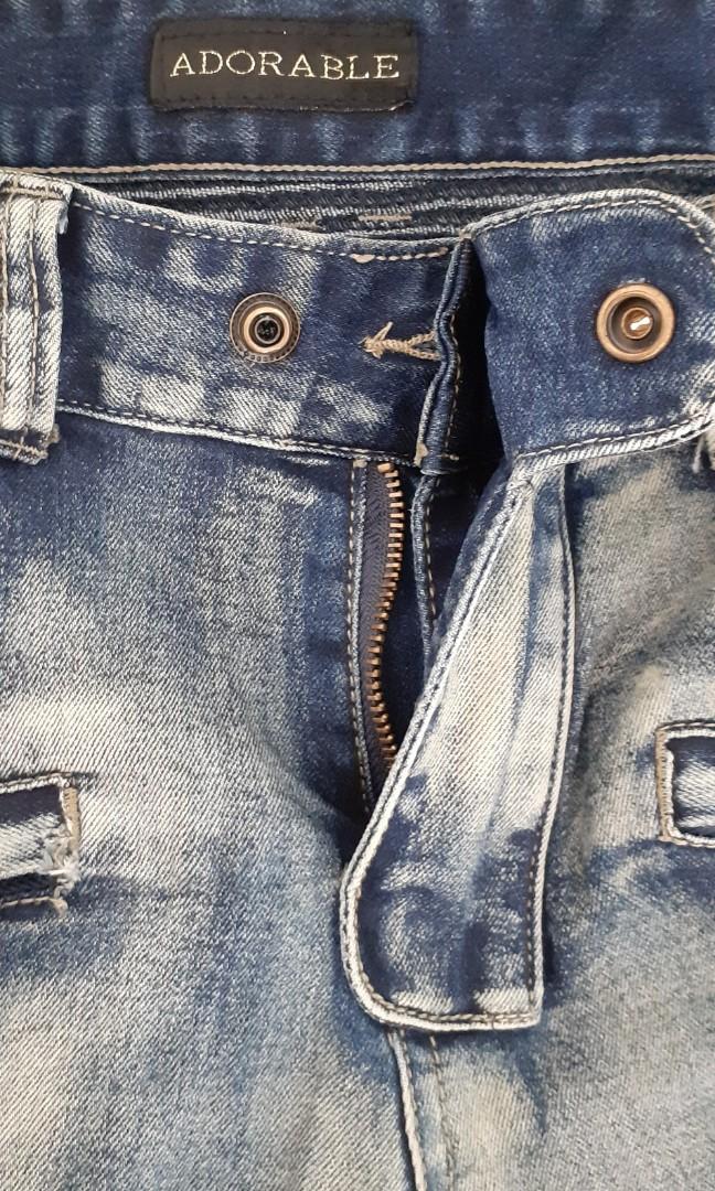 Adorable top biker jeans