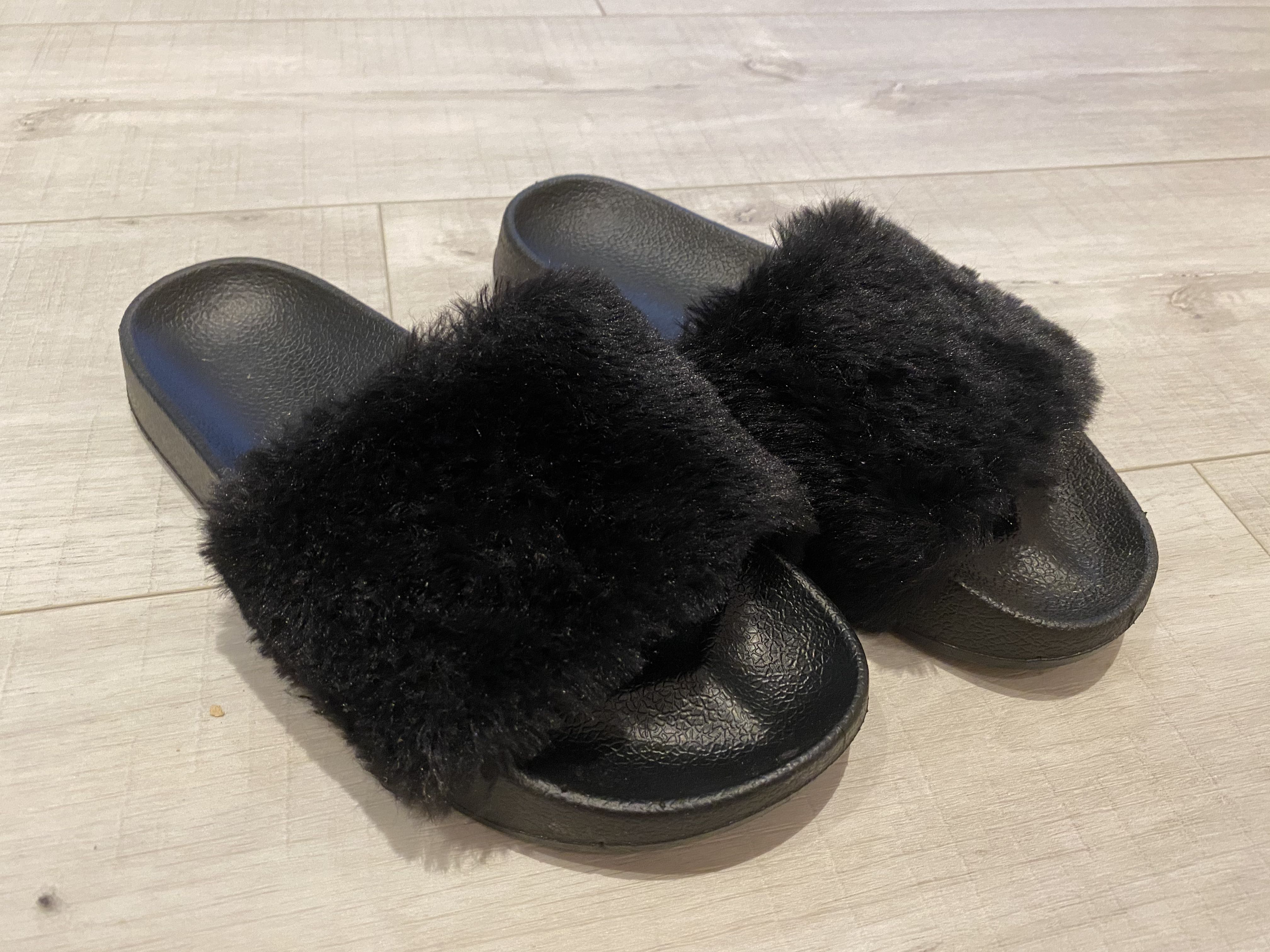 black fuzzy slides women