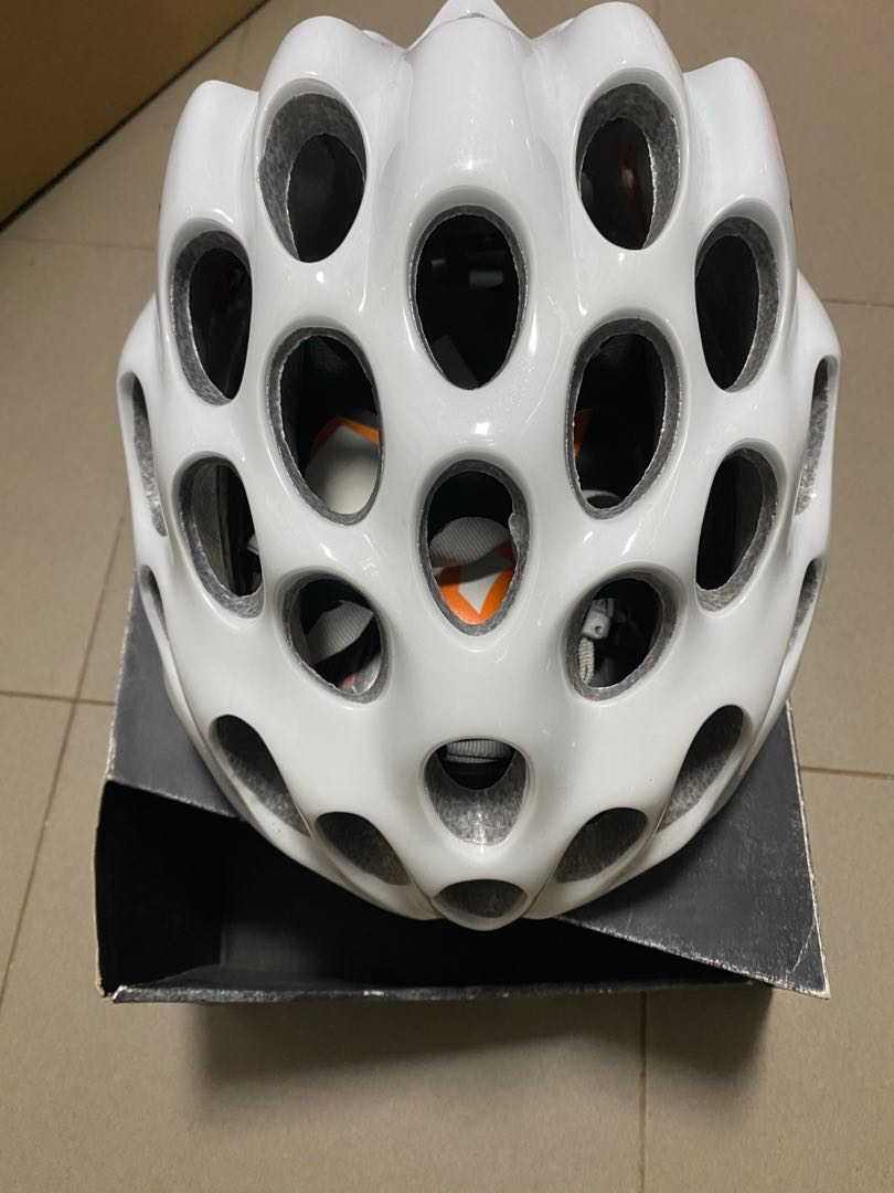 BNIB Catlike Helmet, Sports Equipment, Bicycles & Parts, Parts