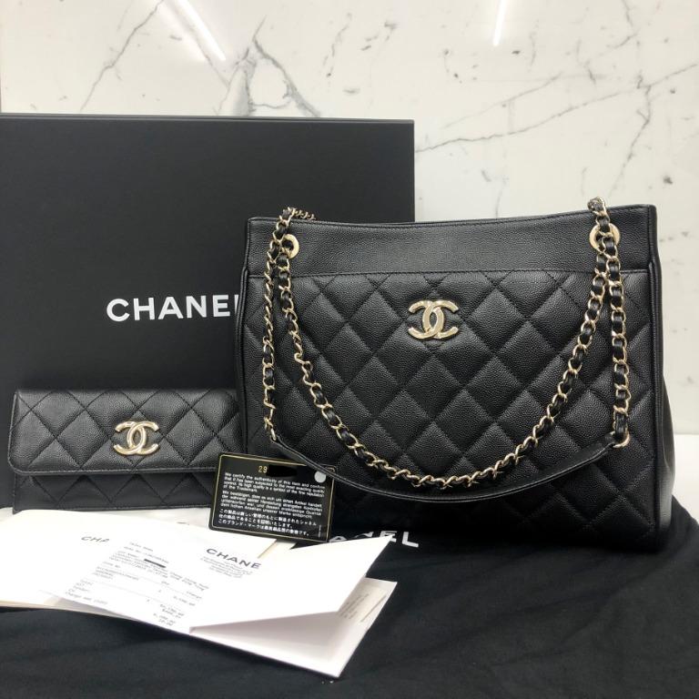 23K Chanel 22 Mini Bag So Black Caviar, Women's Fashion, Bags & Wallets,  Cross-body Bags on Carousell
