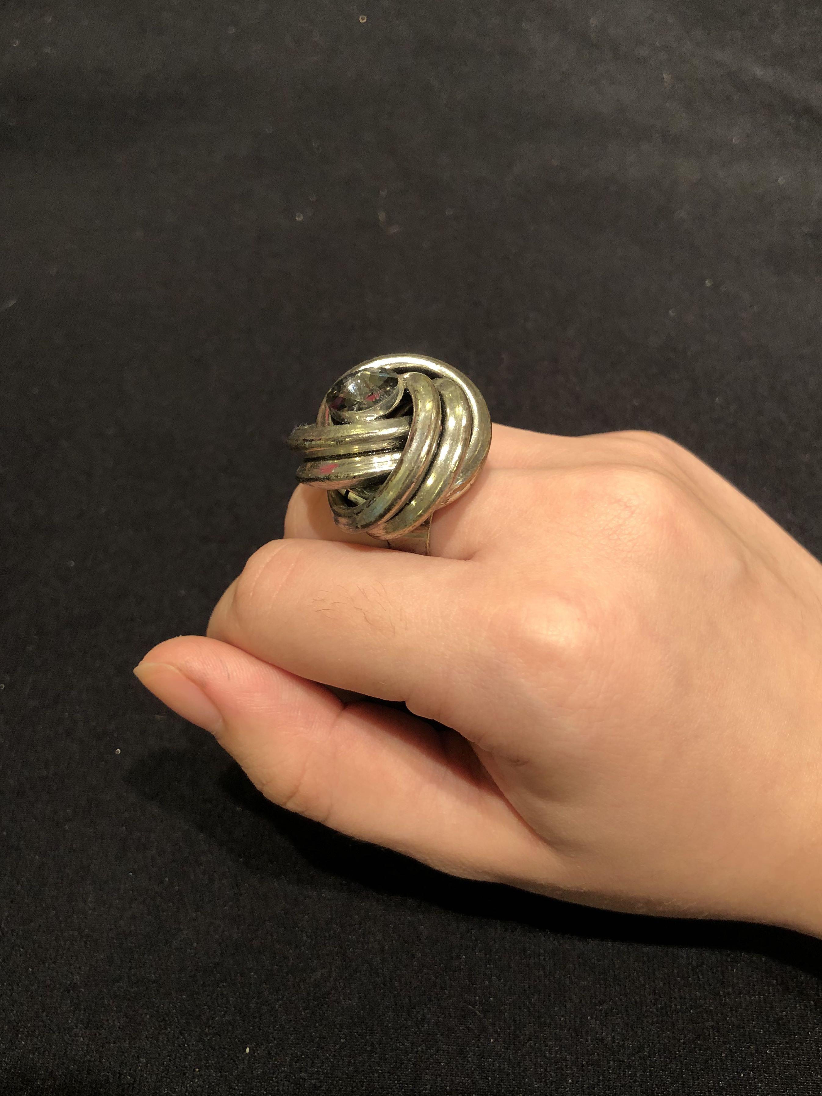 Vintage Chunky silver statement ring with grey gemstone (Category: Rings) located in Paranaque City. Submitted by julfz (Listing ID 1080900349, Image 2). Description: Adjustable ring size .