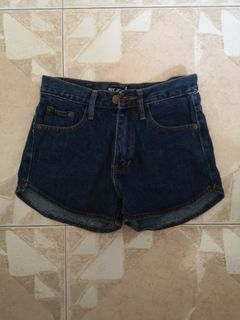 (Category: ) located in . Submitted by carouvel (Listing ID 1080833591, Image 1). Description: .