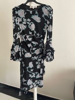 (Category: ) located in . Submitted by clothestrove (Listing ID 1080880345, Image 1). Description: .