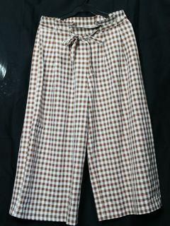 FOREVER 21: Brown and White checkered Culottes
