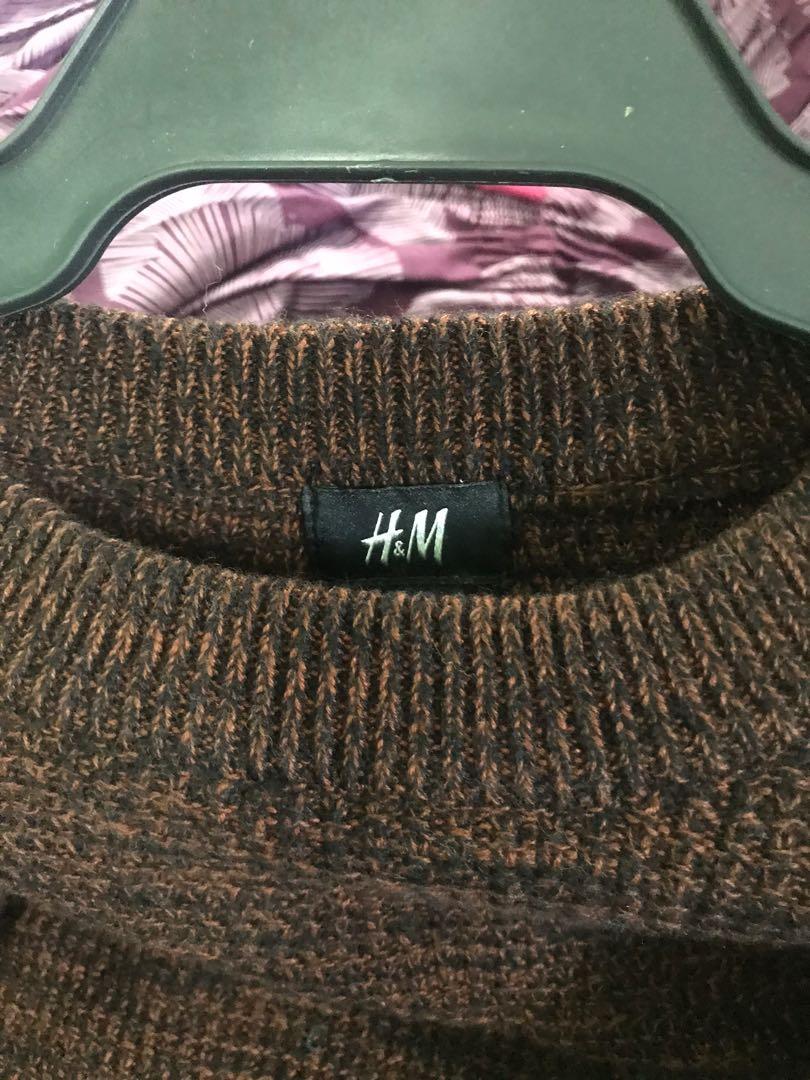 H&M Knit sweater (Category: Coats, Jackets and Outerwear) located in Manila. Submitted by authentic_ph (Listing ID 1080839359, Image 2). Description: Excellent condition 2x lang nagamit ni hubby Size: XS original price: 1299 Sf: Shoulder by buyer Rfs: Hindi na kasya kay Hubby.